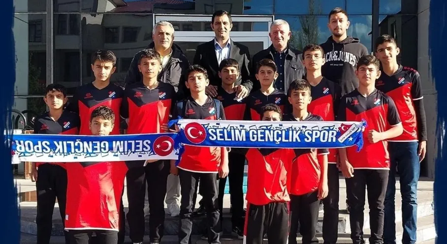 Selim U15 Takımı Şampiyonluğu Kutladı! Başkan Koç'a Ziyaret