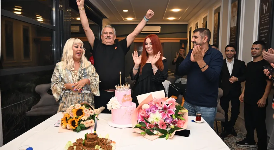 Selma Oruç'un 18'lik Doğum Günü Kutlamaları Bitmek Bilmiyor! Moda Dünyası Ayakta