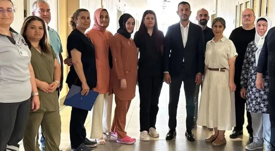 Serik'te Bayram Sürprizi! Başkan Söker Hastaları ve Sağlık Çalışanlarını Unutmadı