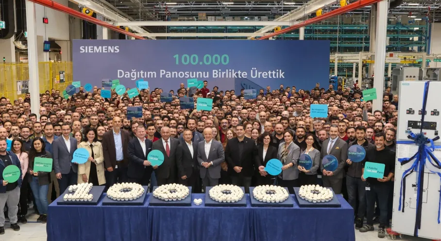 Siemens Türkiye'den Gurur Verici Başarı: Gebze Fabrikası 100.000'inci Panoyu Üretti!