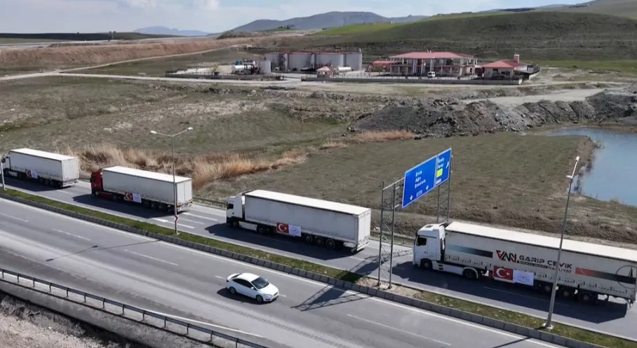 Türkiye'den İran'a Dev Şifa Kervanı Yola Çıktı! Bakan Memişoğlu Duyurdu