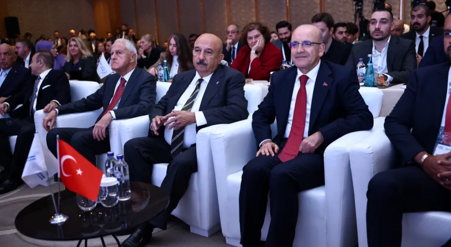 Şimşek'ten Müjde: Küresel Zorluklar Türkiye'ye Fırsat Kapısı Açıyor!