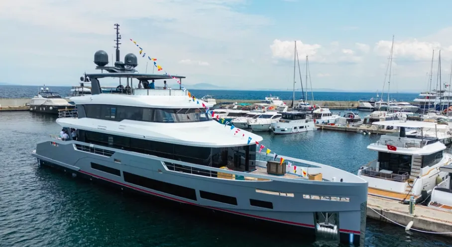 Sirena Yachts’ın Yeni Amiral Gemisi Sirena 118 Denize Kavuştu