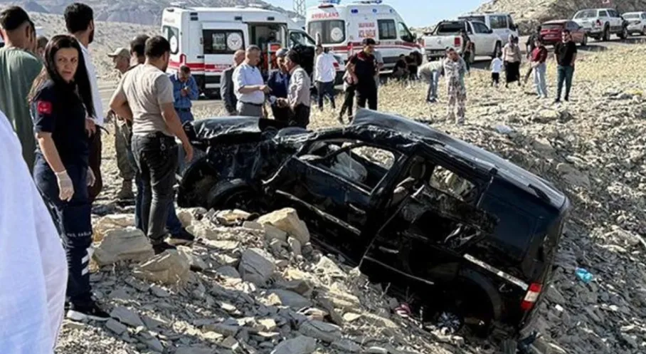 Şırnak'ta Feci Kaza: Hafif Ticari Araç Uçuruma Yuvarlandı, 3 Kişi Hayatını Kaybetti!