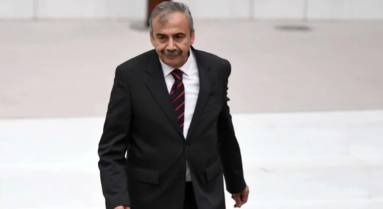 Sırrı Süreyya Önder'in Cenaze Töreni Programı Netleşti: İşte Detaylar!