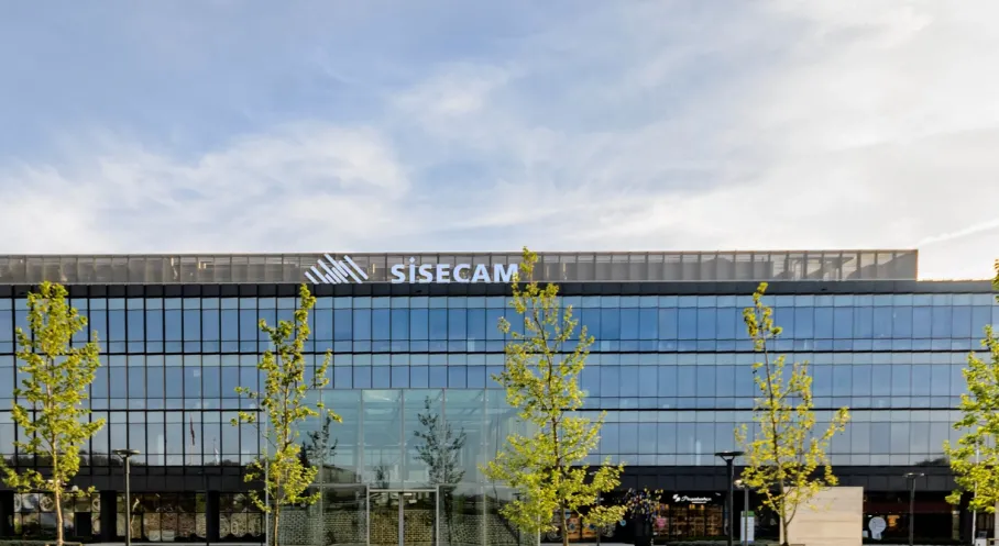 Şişecam ZEvRA Projesinde Geleceğin Elektrikli Aracına Güneş Enerjisi Üreten Tavan Camı Geliştiriyor!