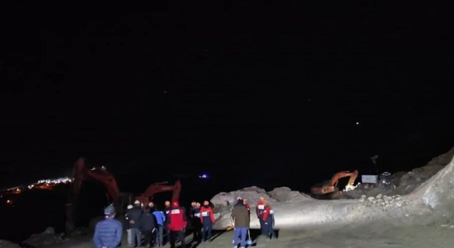 Sivas Maden Ocağında Göçük! Şantiye Müdürü Toprak Altında: Arama Kurtarma Çalışmaları Devam Ediyor