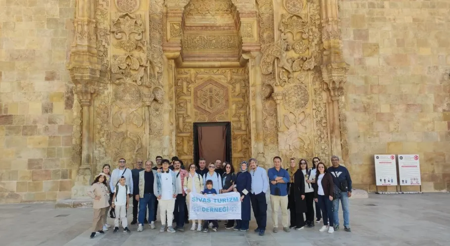 Sivas Turizm Derneği'nden Divriği Çıkarması: UNESCO Mirası Göz Kamaştırdı!