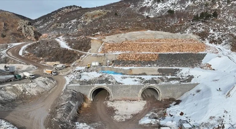 Sivas'ın Geminbeli Tüneli 8 Bakanı Etkisi Altına Aldı, 11 Yıldır Tamamlanamadı!