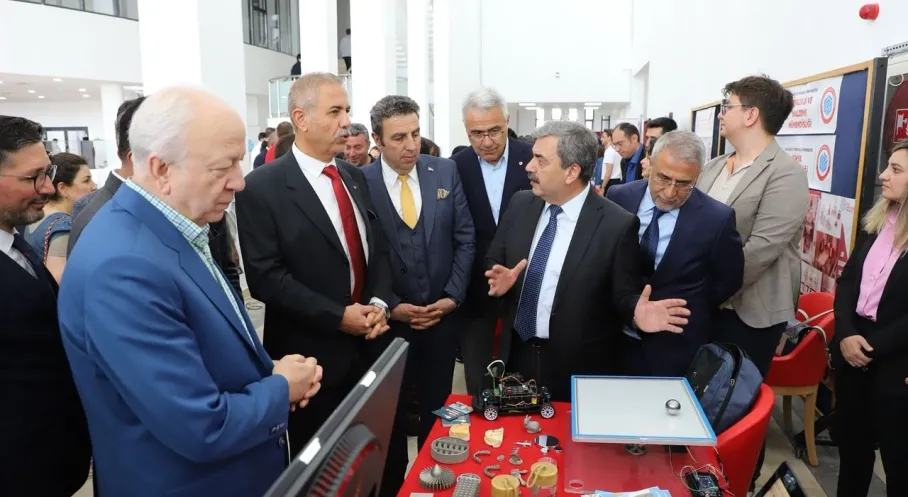Sivas'ta Bilim Şöleni: SBTÜ Anadolu Üniversiteler Birliği'ne Ev Sahipliği Yaptı!