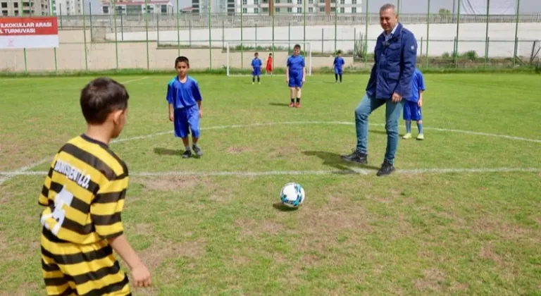 Sivas'ta Merhum Nikah Memuru Muzaffer Güner Anısına Futbol Turnuvası Başladı
