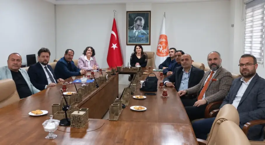 Sivas'ta mesleki eğitim için üniversite ve iş dünyası buluştu