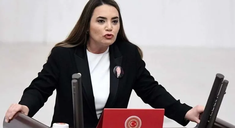 Şok İddia! İYİ Partili Ayyüce Türkeş'e Babasının Mezarı Başında Saldırı!
