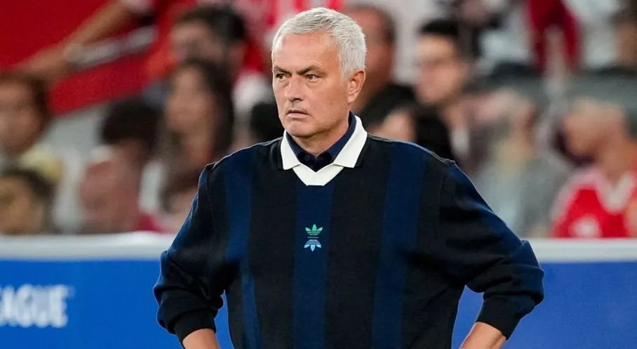 Şok Transfer! Mourinho Benfica ile Anlaştı: Fenerbahçe'ye Veda, Portekiz'e Dönüş!