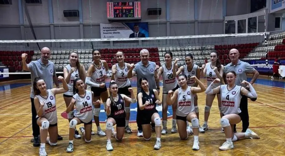 Söke Belediyespor'dan İzmir'de Muhteşem Zafer! Kızlar Voleybolda Coştu