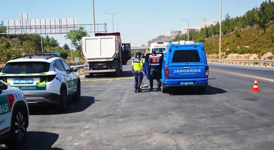 Şoke Eden Ölüm! Uyuşturucu Alan Kamyon Şoförü Direksiyon Başında Hayatını Kaybetti