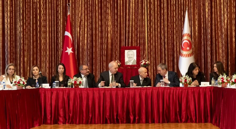 Son Dakika: Bahçeli'den DEM Parti'ye Sürpriz Taziye Ziyareti!