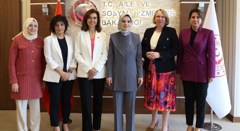 Son Dakika: Bakan Göktaş'tan BM Kadın Birimi ile Kritik Toplantı!