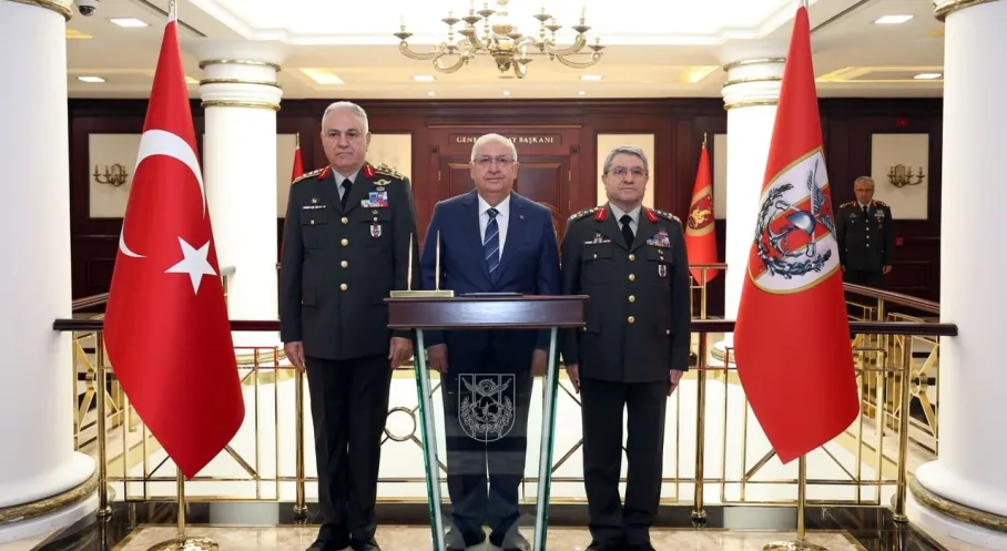 Son Dakika: Bakan Güler, Kara Kuvvetleri Komutanlığı Devir Teslim Töreninde!