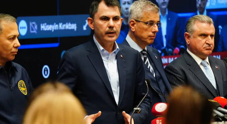 Son Dakika: Bakan Kurum'dan İstanbul Depremi Açıklaması! 12 Bina Boşaltıldı