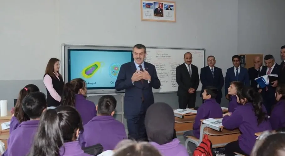 Son Dakika: Bakan Tekin, Sarıkamış Fen Lisesi'nde! Eğitimde Yeni Hamleler mi Geliyor?