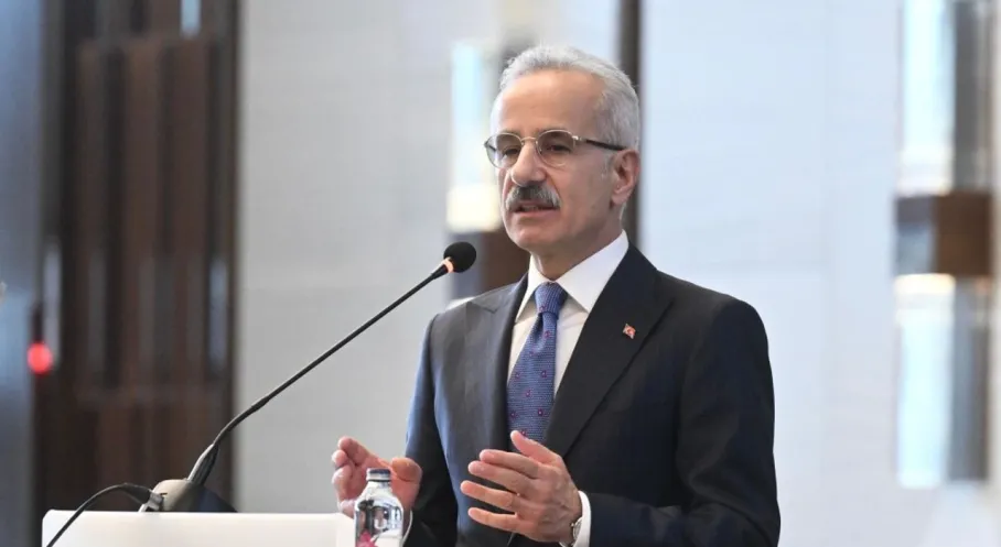 Son Dakika: Bakan Uraloğlu'ndan Hava Sahası Müjdesi! İran Hariç Kısıtlamalar Kalktı