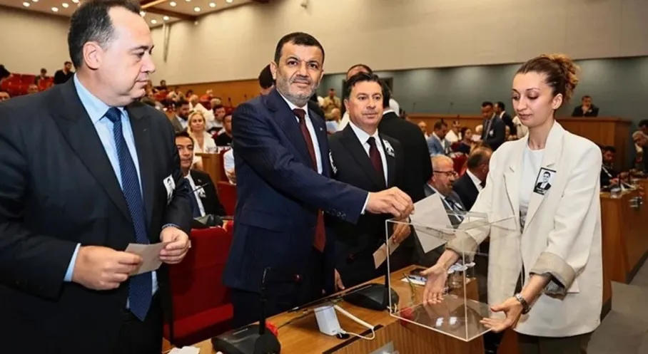 Son Dakika: Bülent Nuri Çavuşoğlu Ege Belediyeler Birliği Başkanı Seçildi!