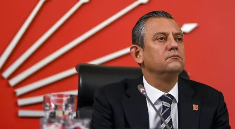 Son Dakika: CHP Lideri Özgür Özel'e Saldırı! Ankara'da Şok Gelişme