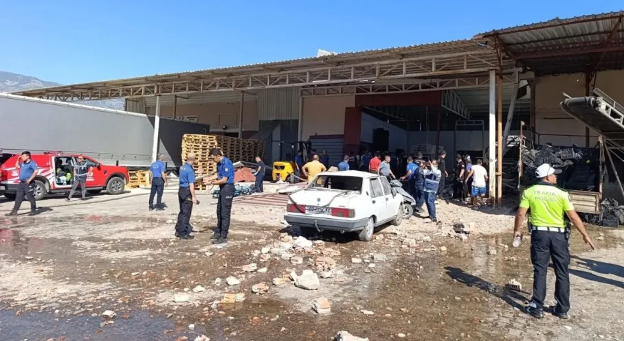 Son Dakika: Demre Halinde Patlama! 1 Ölü, Yaralılar Var