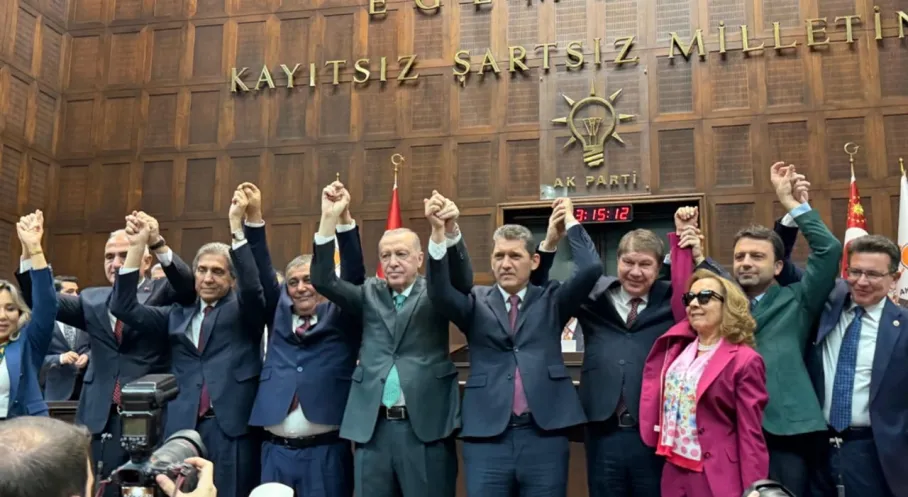 Son Dakika: Erdoğan'dan Sürpriz Hamle! Aksu Belediye Başkanı İsa Yıldırım AK Parti'de!