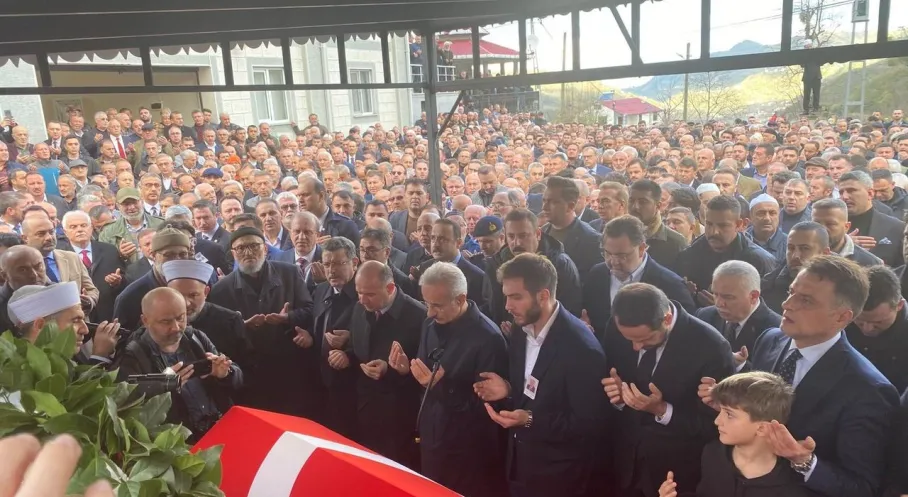 Son Dakika: Eski Milletvekili Cemal Öztürk Gözyaşlarıyla Uğurlandı!
