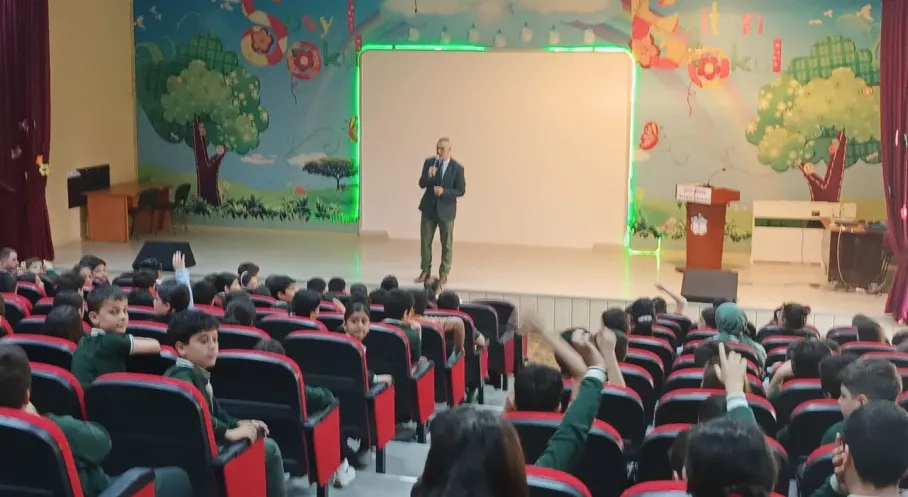Son Dakika: Gazeteci Metin Özmen'den Bitlis'te Rekor Konferans! İşte Detaylar