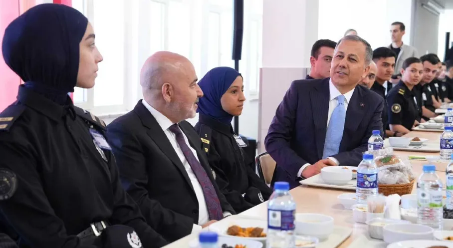 Son Dakika: İçişleri Bakanı Yerlikaya'dan Polis Akademisi'ne Ziyaret! Yeni Mezunlar Göreve Hazır