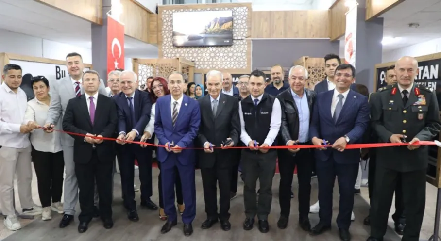 Son Dakika: Süleyman Demirel Hatıra Müzesi Kapılarını Açtı! Isparta'da Duygu Dolu Anlar