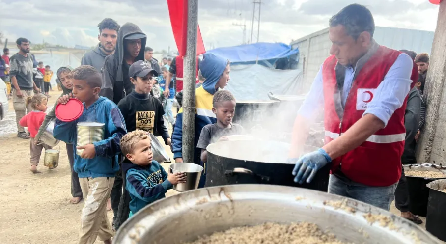 Son Dakika: Türk Kızılay'ın İyilik Gemisi Gazze'ye Ulaştı! Yardımlar Başladı