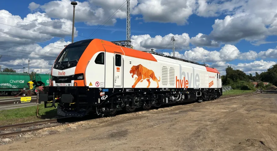 Stadler'den ELP'ye Dev Teslimat: 100. EURODUAL Lokomotif Hizmete Girdi!