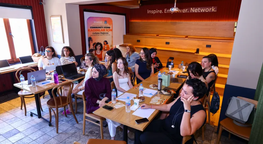 Starbucks Kadın Girişimine Alan Açıyor