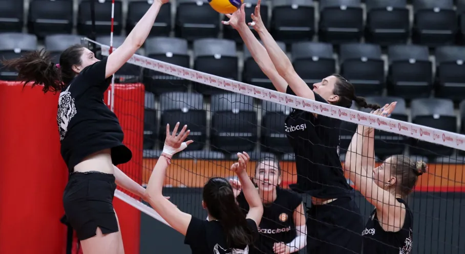 Sultanlar Ligi Yarı Final Ateşi Yanıyor: Eczacıbaşı Dynavit - VakıfBank Maçı Hangi Kanalda, Saat Kaçta?