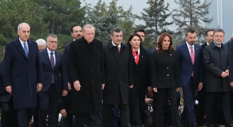 Sunay Karamık, Cumhurbaşkanı Erdoğan ile birlikte Anıtkabir’i ziyaret etti