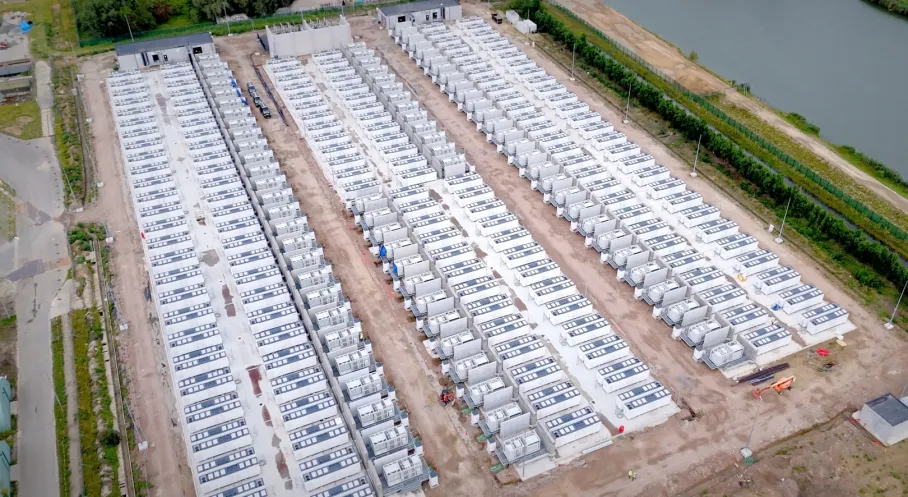 Sungrow BESS ve Solar İnvertör Sıralamasında Lider Oldu
