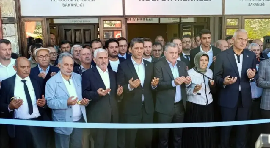 Talas Belediye Başkanı Yalçın, İbradı’daki Kültür ve Gençlik Yatırımlarını İnceledi