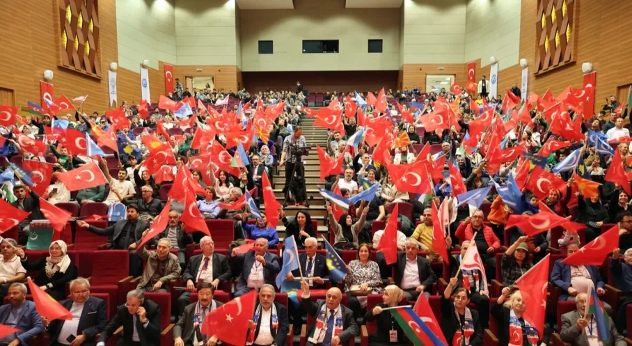 Talas'ta Tarihi Türk Dünyası Zirvesi: Ortak Alfabe ve Kültürel Gelecek Masaya Yatırıldı!