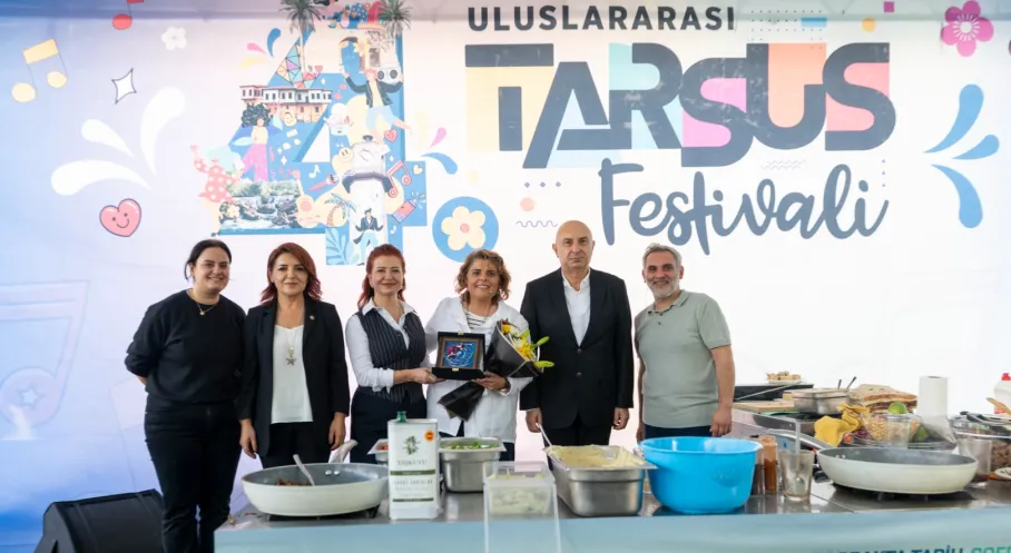 Tarsus Gastronomi Festivali'nde 'Tarstuni' Rüzgarı: Lezzet ve Tarih Buluştu!