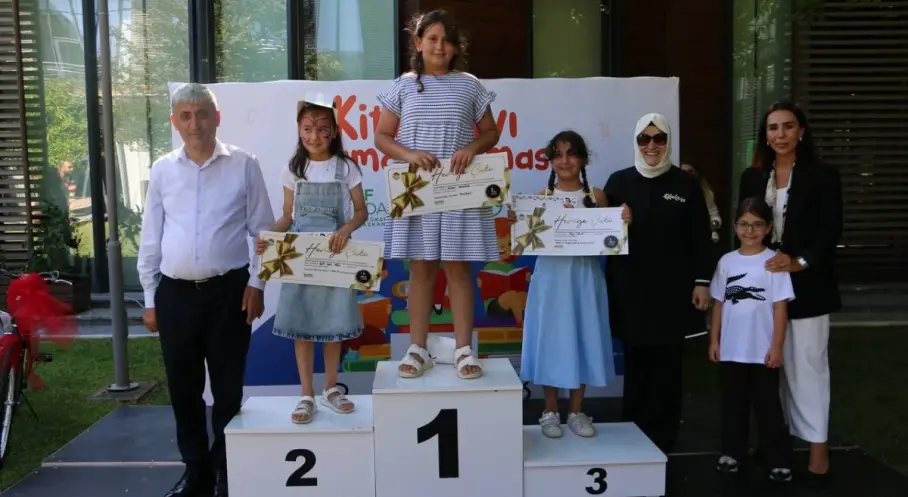 “Tatilde Kitap Avı” Yarışmasında Dereceye Giren Öğrenciler Ödüllendirildi