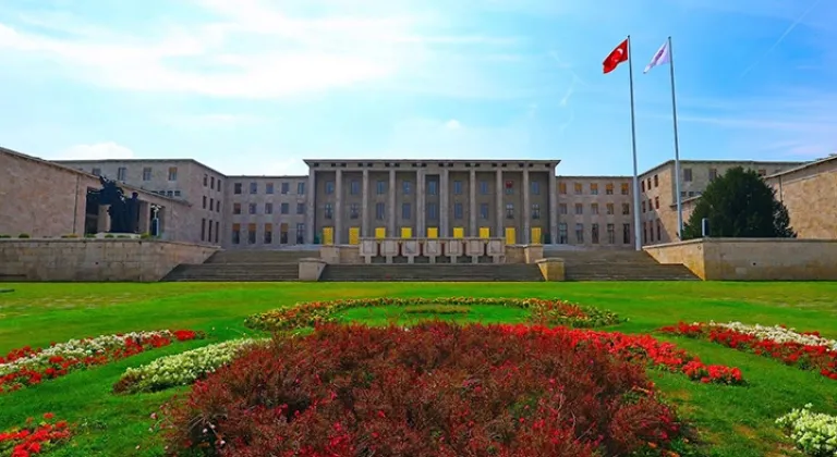 TBMM Salı Günü Yoğun Gündem: 112'yi Gereksiz Arayana Ceza Şoku!