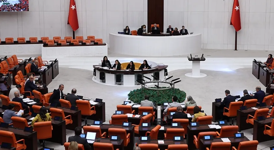TBMM’de Emekli Maaşı Düzenlemesi İlk Adımı Geçti