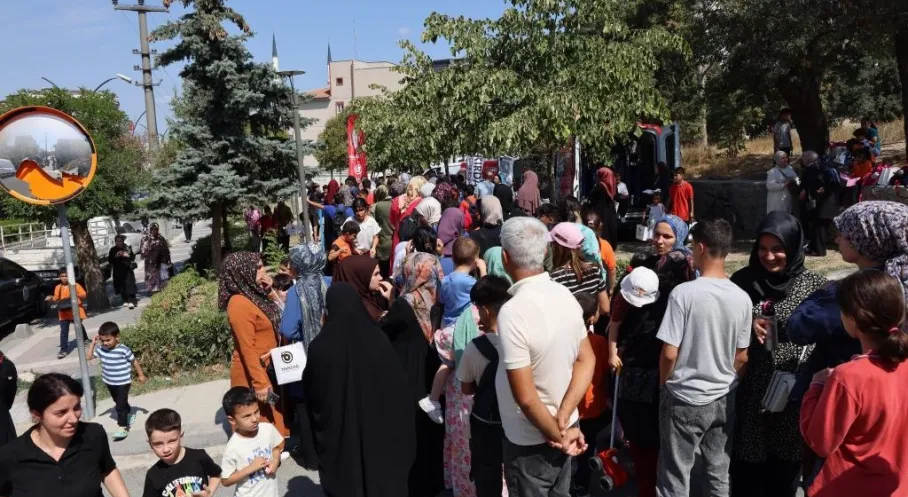 Tekirdağ'da Eğitime Büyük Destek: Binlerce Öğrenciye Kırtasiye Yardımı!