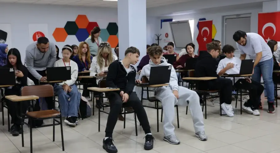 TEKNOMER’de Erasmus öğrencilerine teknoloji eğitimi