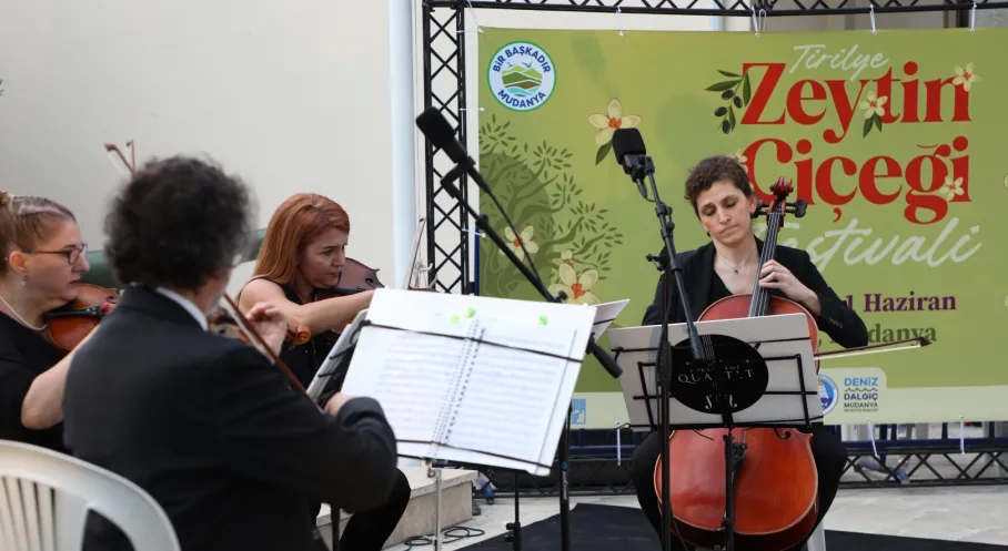 Tirilye Zeytin Çiçeği Festivali: Sokaklarda Şölen Havası!