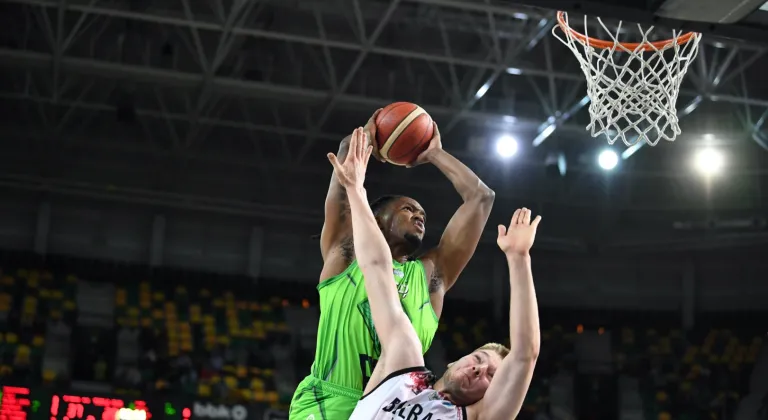 TOFAŞ Basketbol Takımı, Yarı Finale Yükselmek İçin Rövanşı Almaya Hazırlanıyor